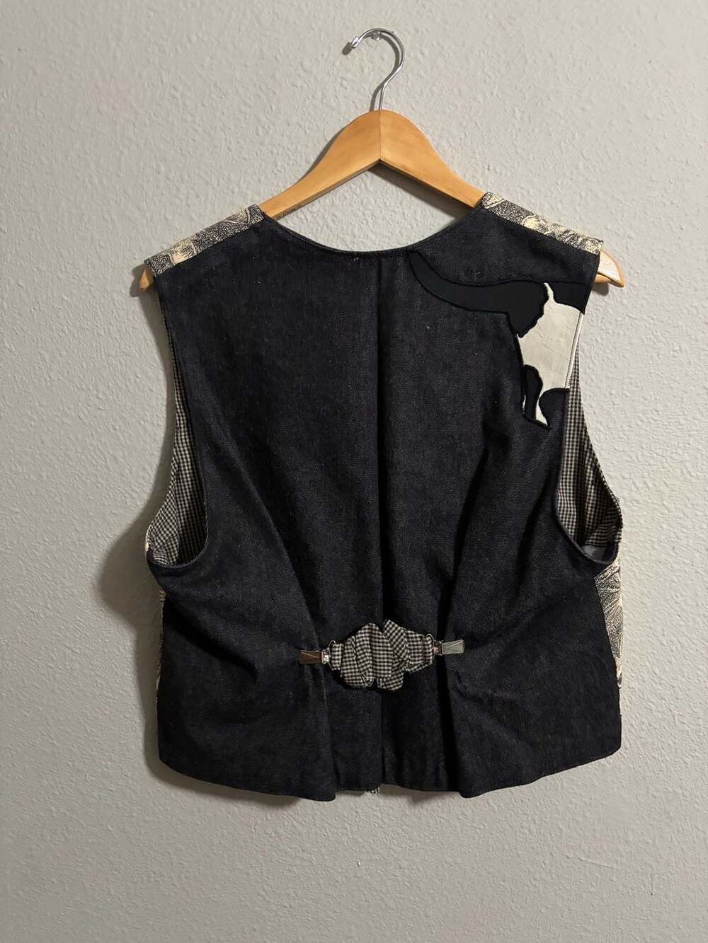 Julie Bosser Cheshire Cat Novelty Vest - Picture 5 of 8